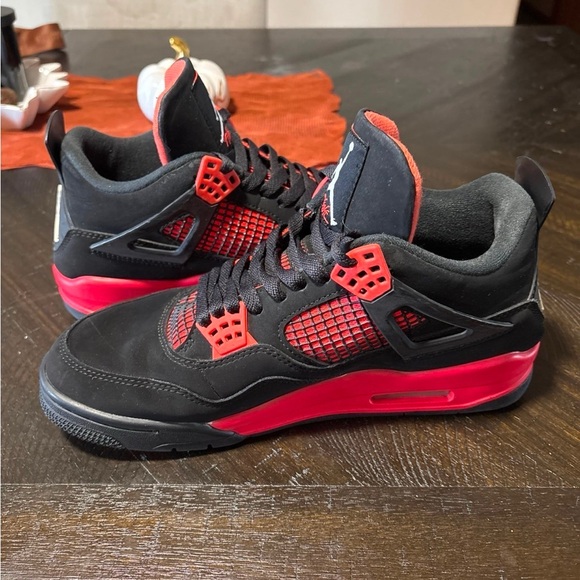 Jordan 4 ‘Red Thunder’ 10.5 - Picture 2 of 7